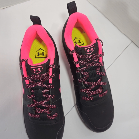 Under Armour Black and Pink Cleats Womens Sz 5.5Y Baseboll - Picture 8 of 12
